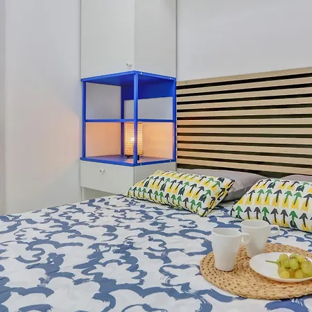 Parrot Paradise Studio, Wifi, Smart Tv, Pool