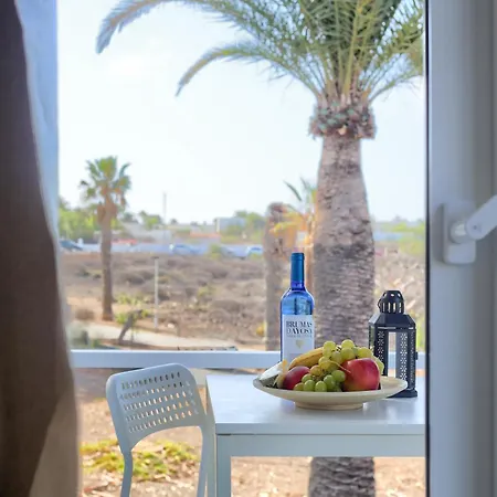 Parrot Paradise Studio, Wifi, Smart Tv, Pool Appartement