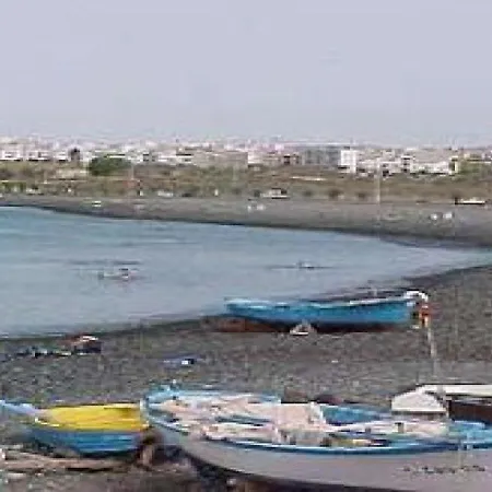 Parrot Paradise Studio, Wifi, Smart Tv, Pool