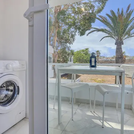 Parrot Paradise Studio, Wifi, Smart Tv, Pool Apartment Costa Del Silencio