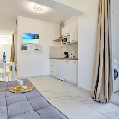 Parrot Paradise Studio, Wifi, Smart Tv, Pool Apartman Costa Del Silencio