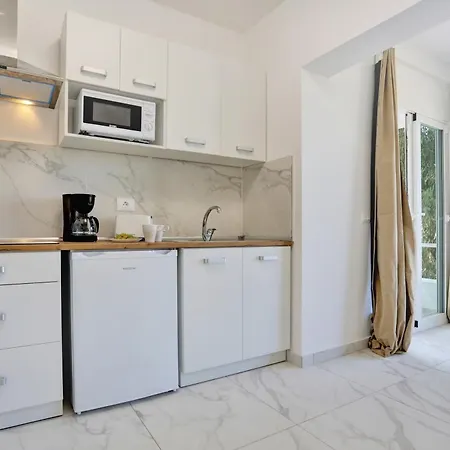 Parrot Paradise Studio, Wifi, Smart Tv, Pool * Costa Del Silencio