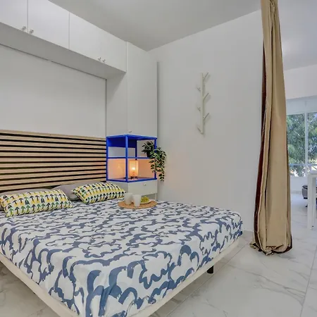 Apartment Parrot Paradise Studio, Wifi, Smart Tv, Pool